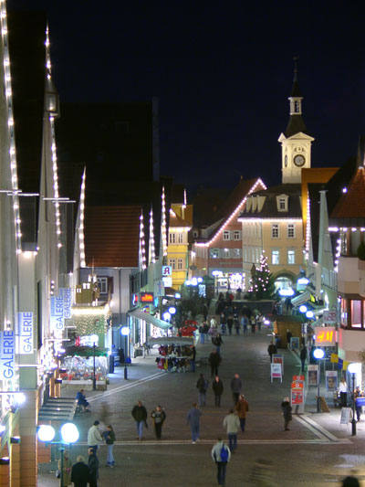 Weihnachtlicher Marktplatz in Aalen.