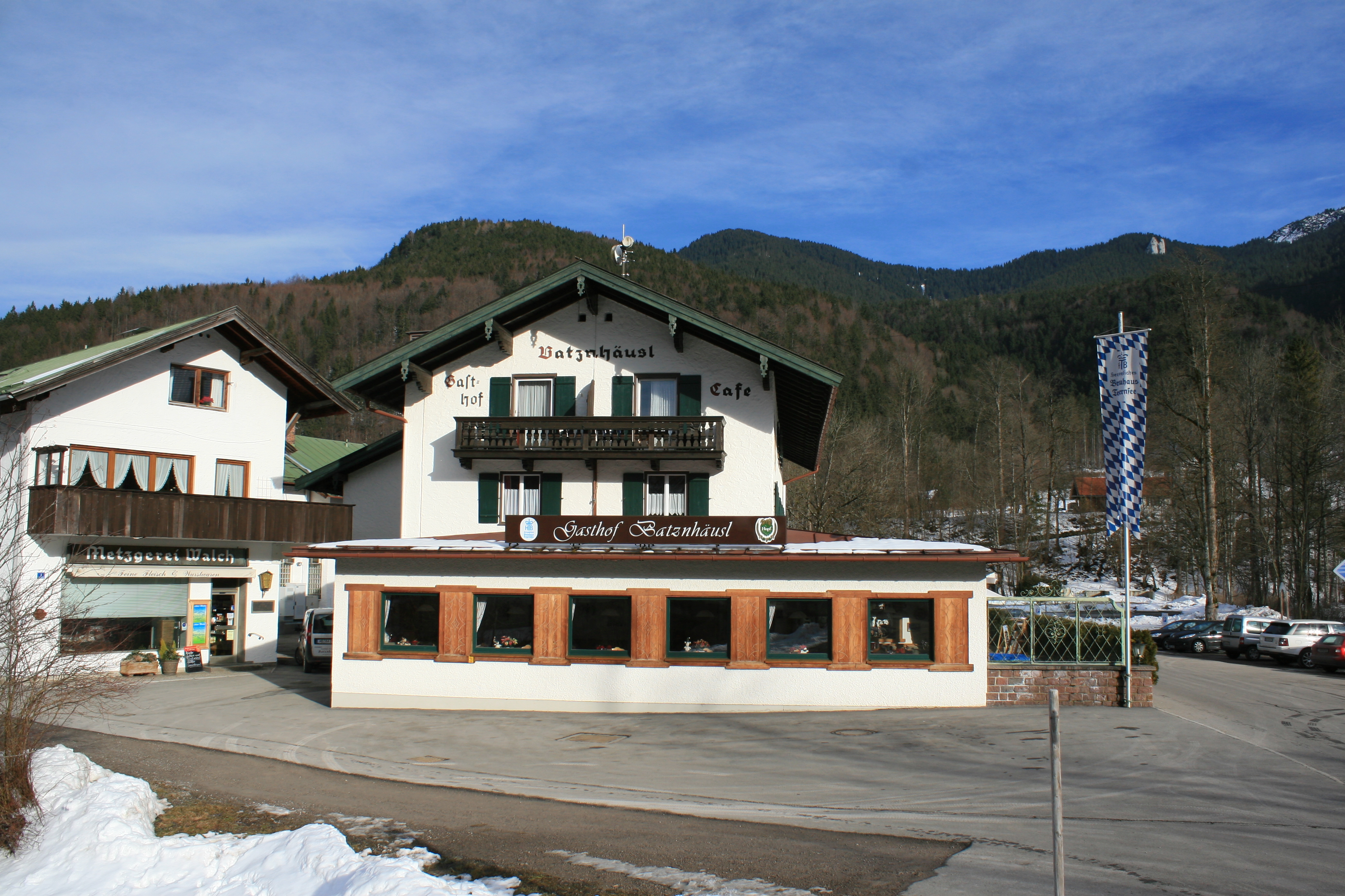 Gasthof und Pension BATZNHÄUSL Kreuth in der Außenansicht.
