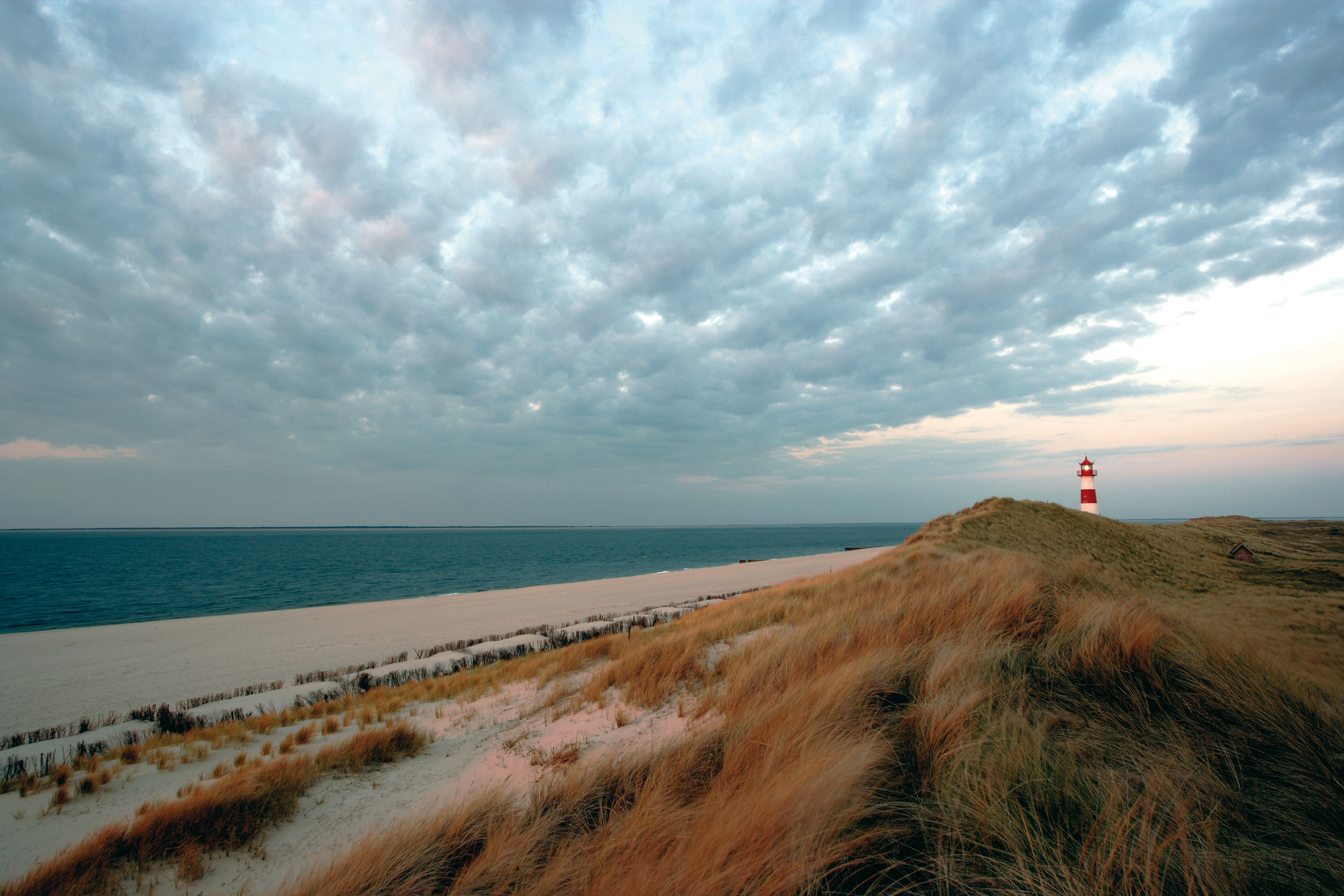 Ein Leuchtturm in direkter Umgebung des Hotel Fährhaus Sylt.
