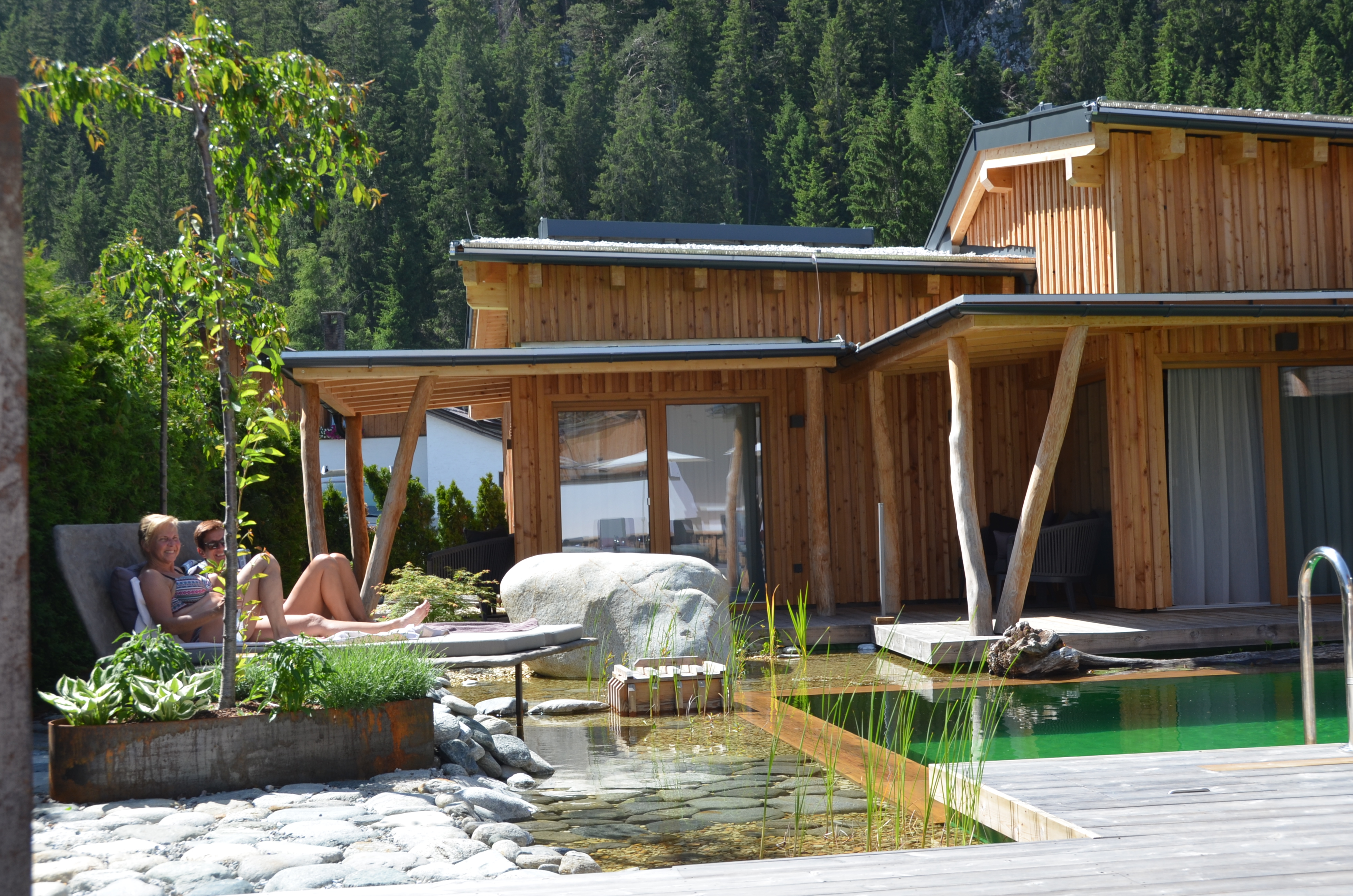 Teich im Sommer, Naturhotel Aufatmen, Leutasch/Tirol