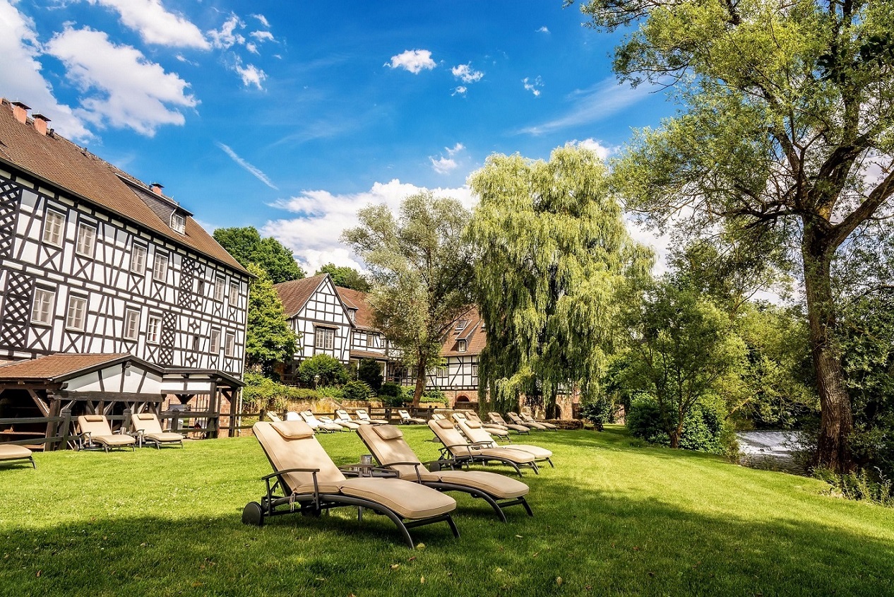 Außenbereich Neumühle Resort & SPA, Wartmannsroth.
