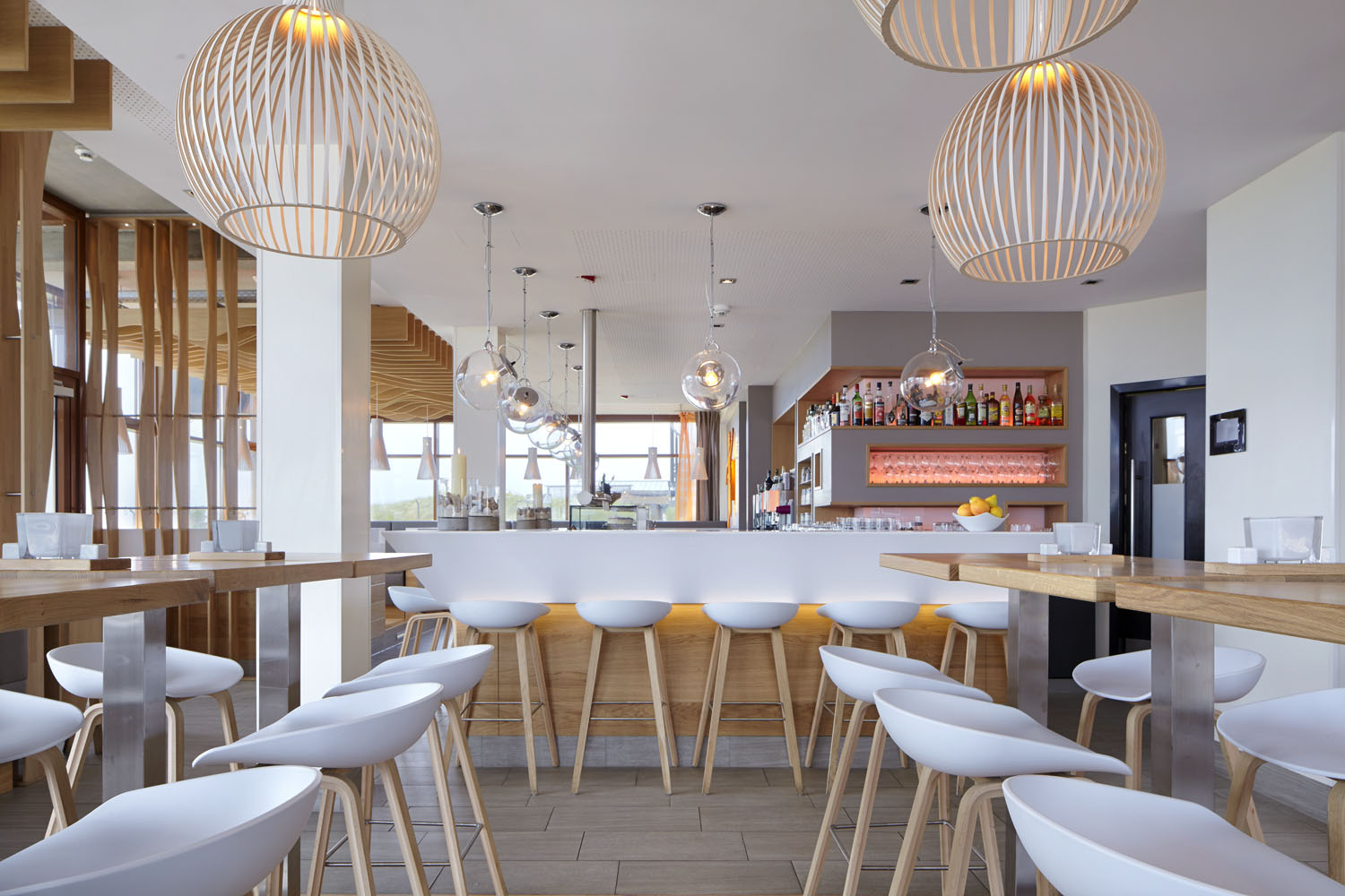 Das Restaurant „Deichkind“ mit einem Mix aus Bistro, Bar, OpenAir-Lounge und Coffeeshop.

