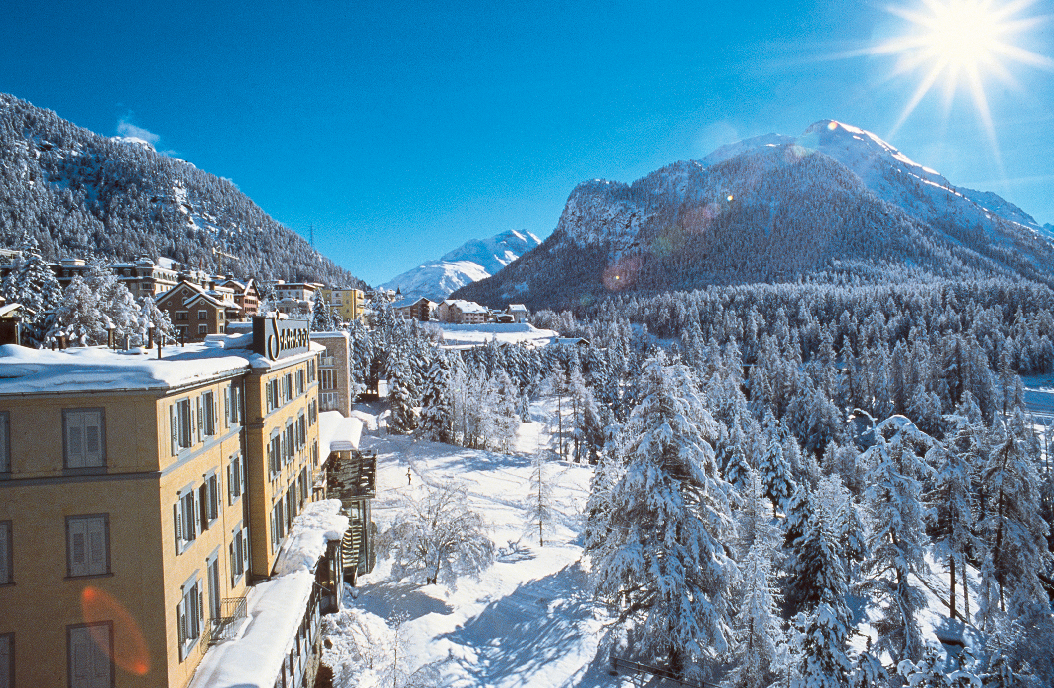 Hotel Saratz im Winter, Pontresina (Schweiz).
