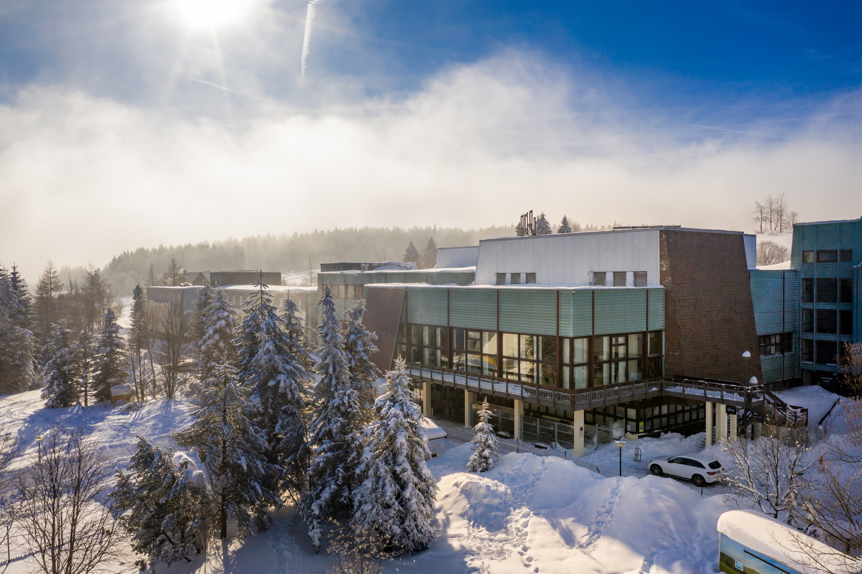 Außenansicht im Winter, AHORN Waldhotel Altenberg.