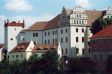 An der Ortenburg mit ihren Renaissancegiebeln wird Bautzens wechselvolle Geschichte sichtbar. Otto I. erbaute sie 985. Seitdem brannte sie mehrfach nieder. Das Bauwerk gefiel so gut, dass in Ungarn und der Slowakei mehrere Kopien entstanden.