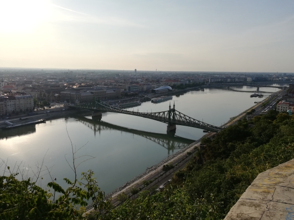 Auf dem Drahtesel der Donau folgen