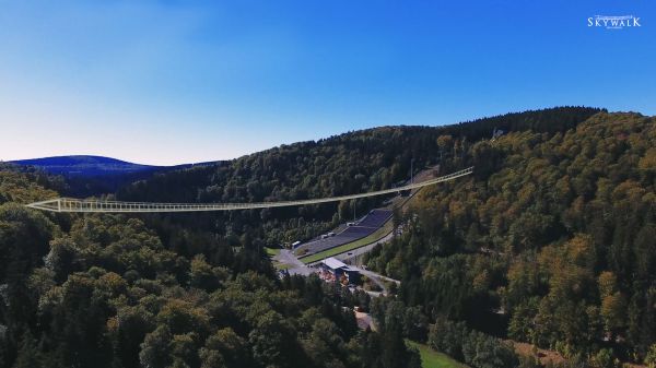 Längste frei errichtete Hängebrücke der Welt entsteht in Willingen