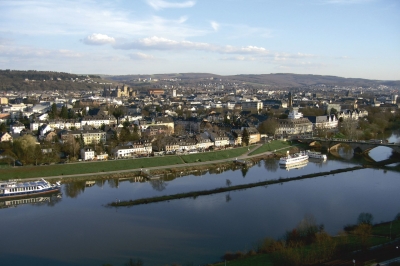 Schmale Pfade, rauschende Bäche und atemberaubende Aussichten: