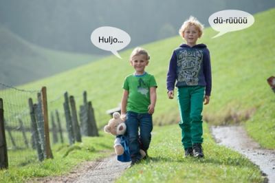 Jodeln auf der Alm, Kanubau im Paradies