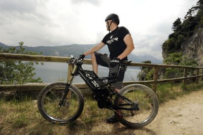 Mountainbiking mit bis zu 2.000 Watt Elektrounterstützung