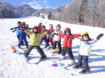 Skikurse zum Vorzugspreis, freier Eintritt ins Erlebnisbad: