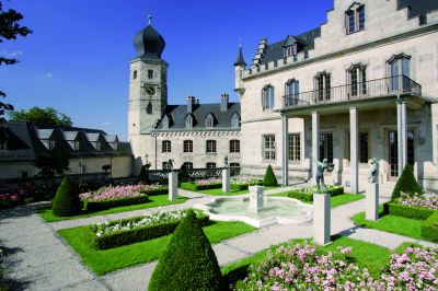 Sich das Ja-Wort zwischen Tropfsteinen oder Schafen geben